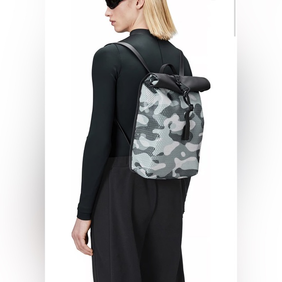 RAINS Puffer Pouch 1L Camo Crossbody Bag New With Tags - Picture 5 of 12